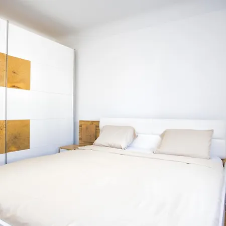 2-bd Apartment Luxembourg